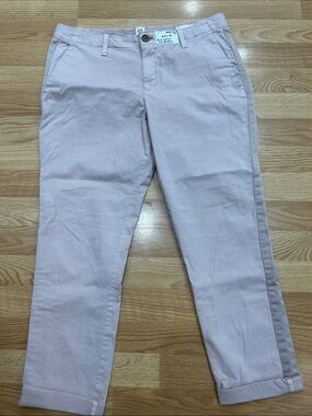 a42.    Women's Chino Jeans - Beige